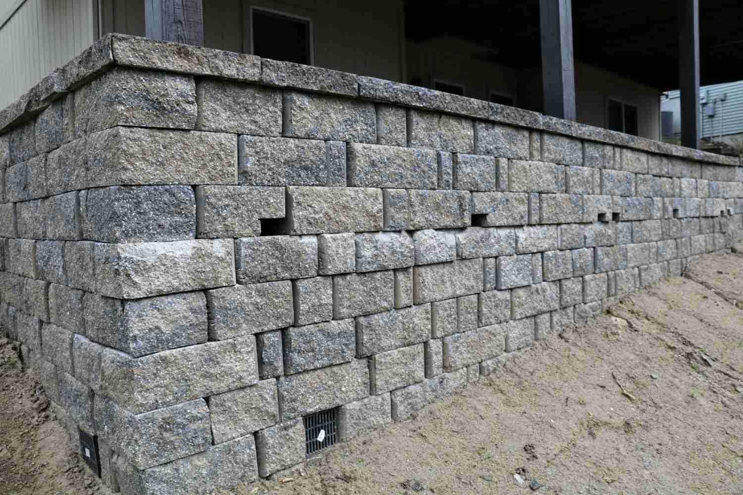 retaining wall made with Belgard stone