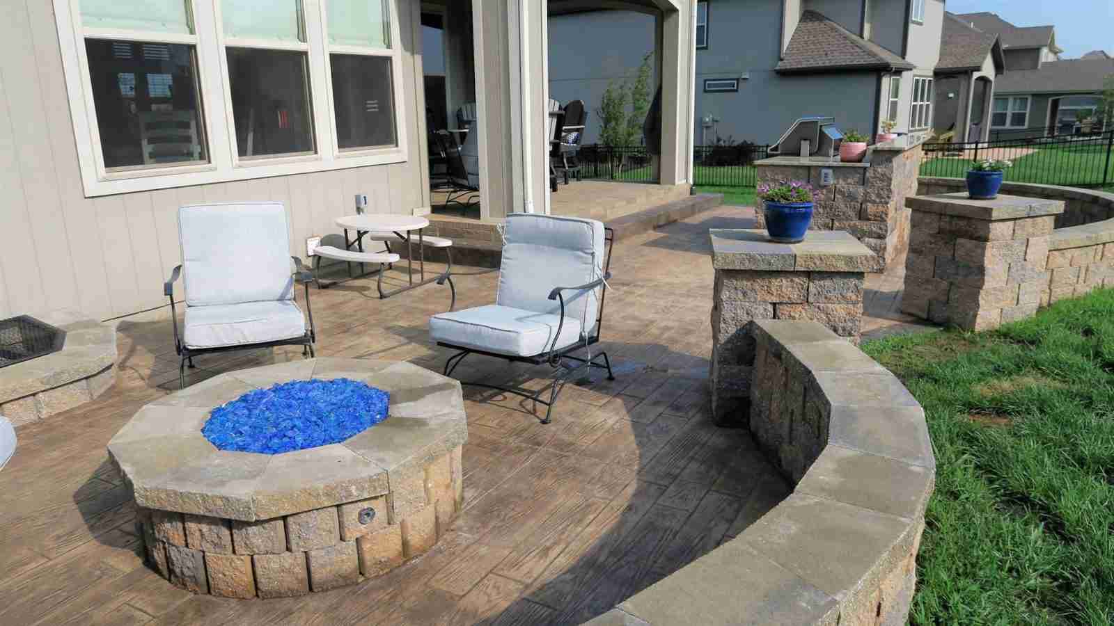 outdoor fireplace seating