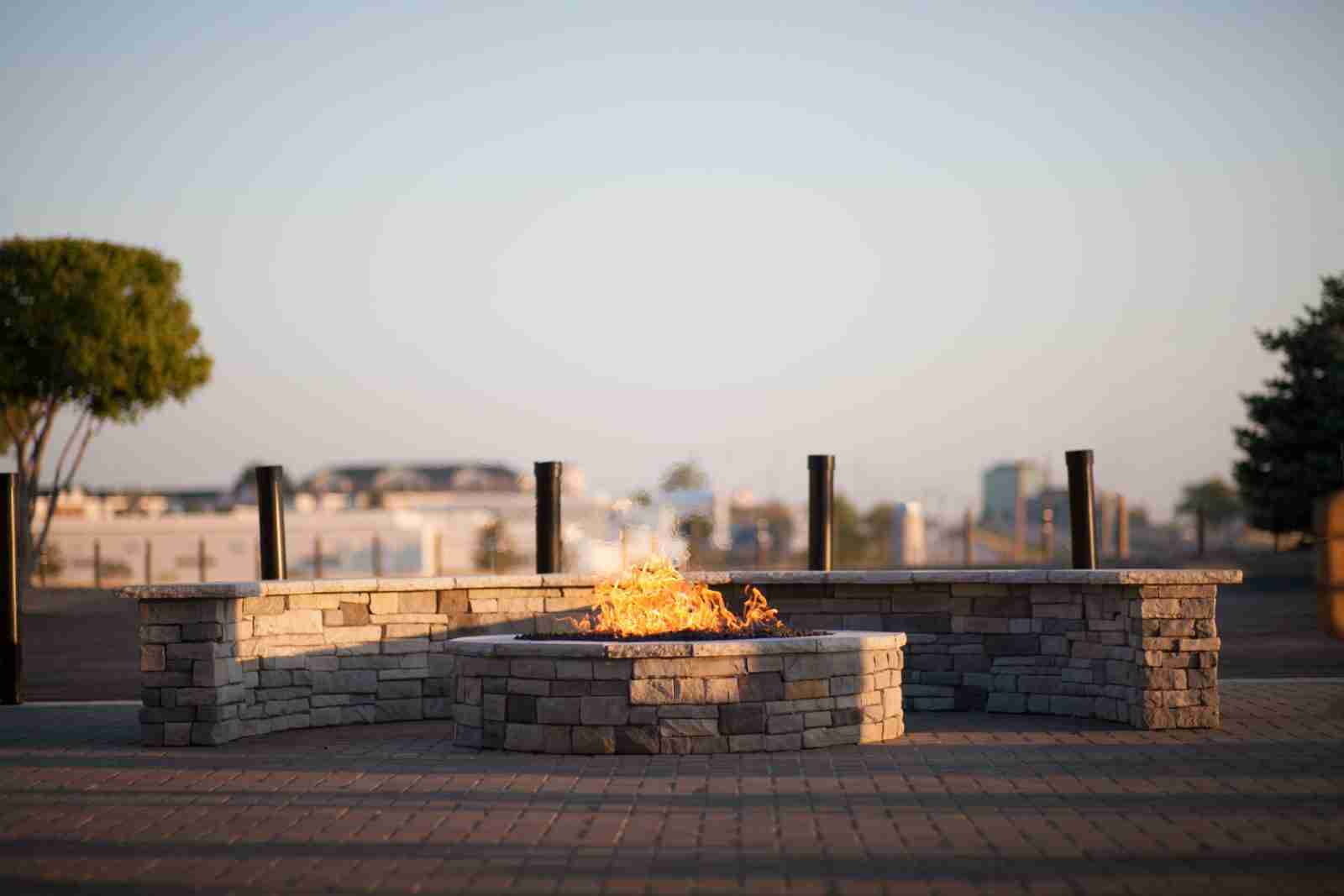 Kansas City Fire-Pit & Fireplace Options For Your Backyard
