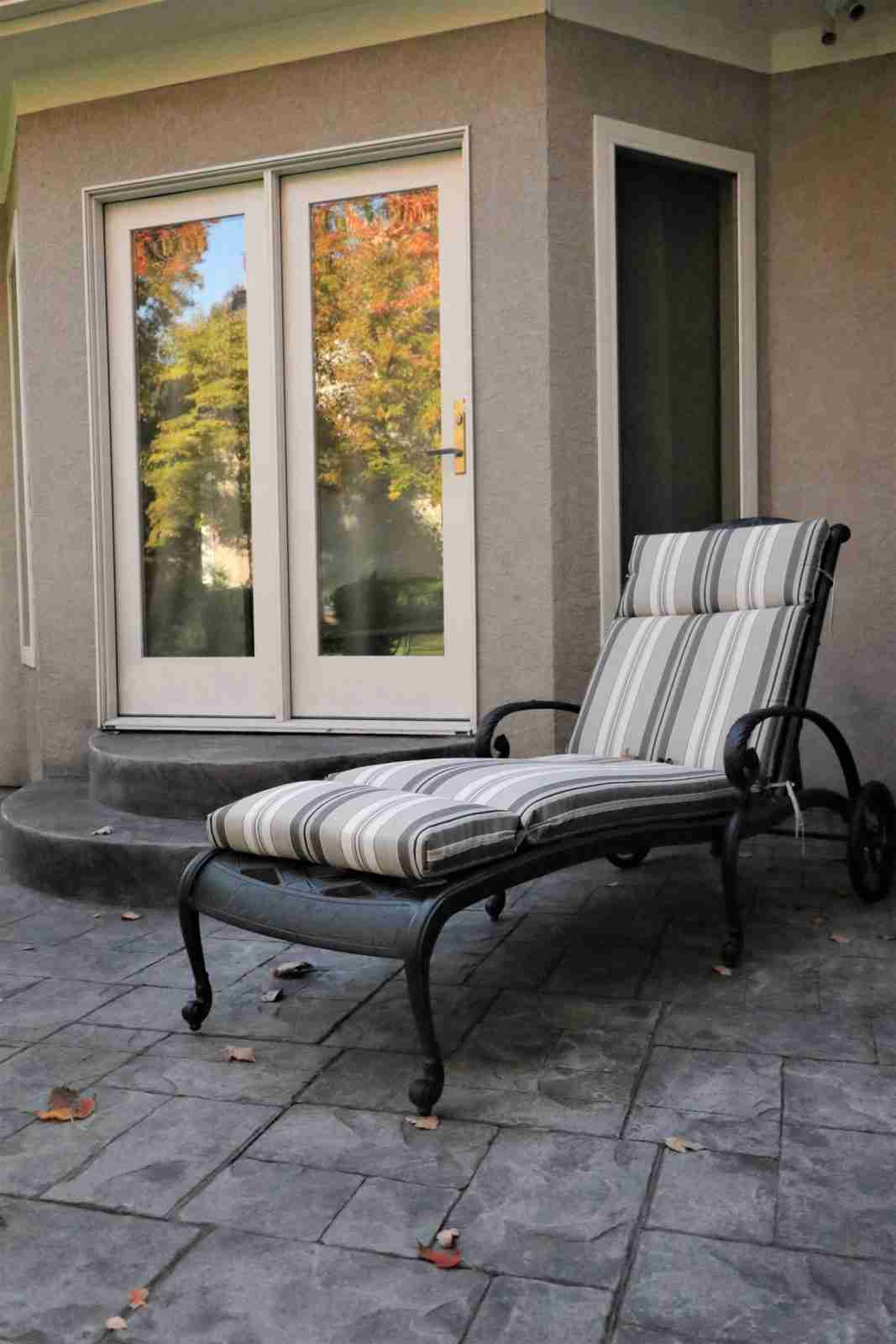 lounge chair