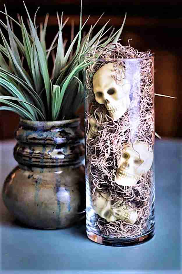 Skulls in Vases