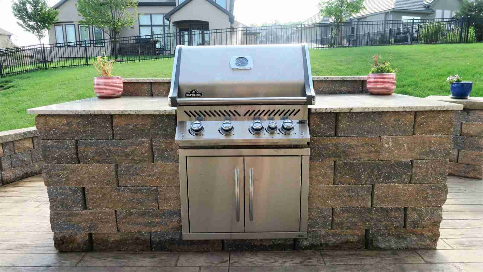 Outdoor Kitchen