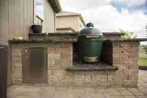 outdoor kitchen