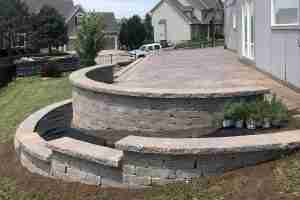 How Does Hinkle Outdoor Living Build Retaining Walls Iimage 1