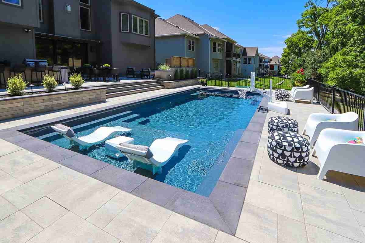 7 questions before hiring a kansas city pool builder